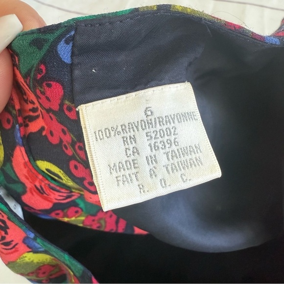 Vintage Floral Dress - Picture 13 of 14